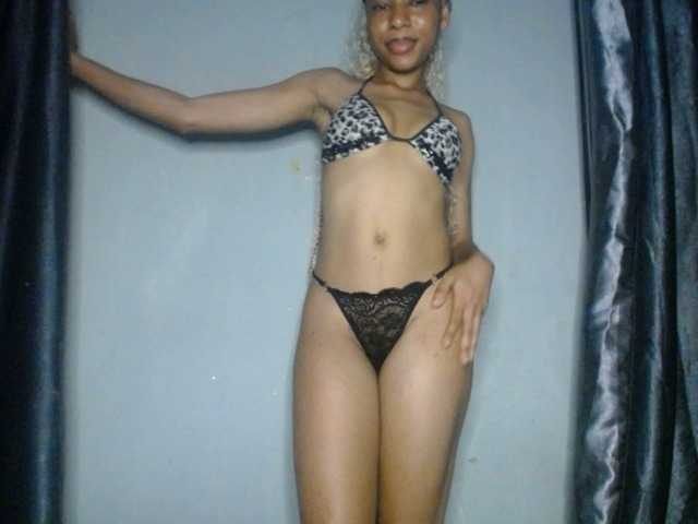 Plumnjuicy live cam on BongaCams