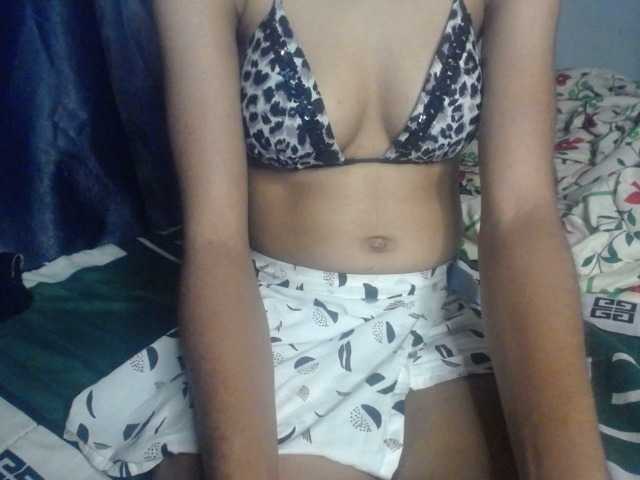 Plumnjuicy live cam on BongaCams