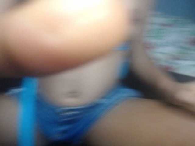 Plumnjuicy live cam on BongaCams