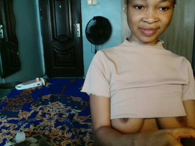 Plumnjuicy live cam on BongaCams