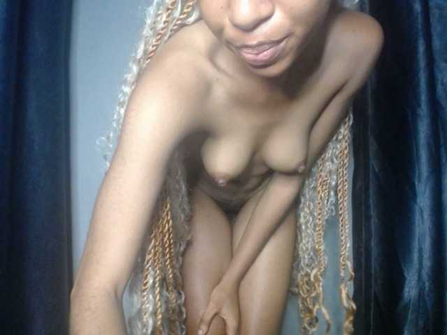Plumnjuicy live cam on BongaCams