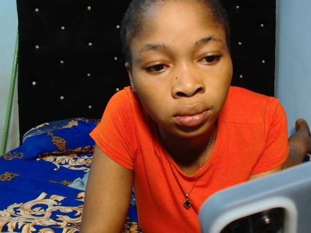 Plumnjuicy live cam on BongaCams