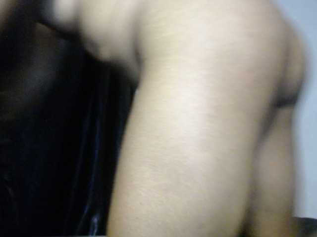 Plumnjuicy live cam on BongaCams