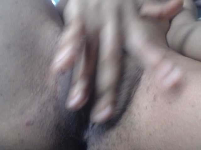Plumnjuicy live cam on BongaCams