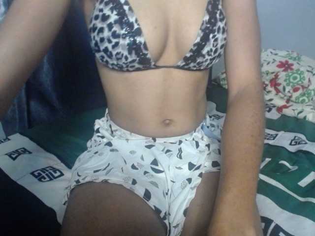 Plumnjuicy live cam on BongaCams
