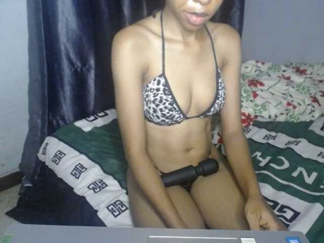 Plumnjuicy live cam on BongaCams