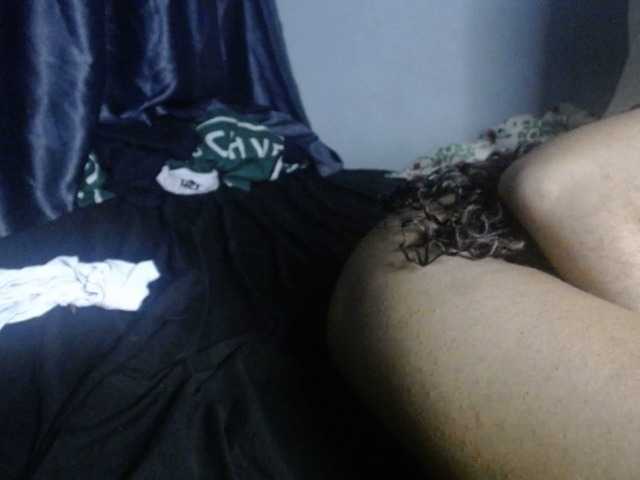 Plumnjuicy live cam on BongaCams