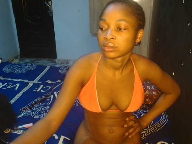 Plumnjuicy live cam on BongaCams