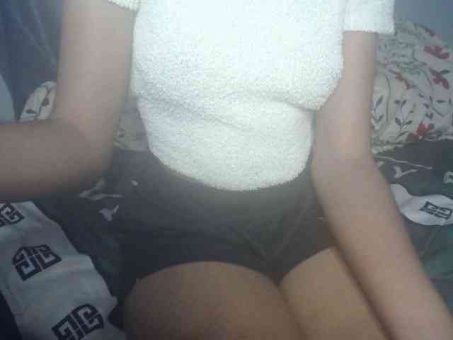 Model: Plumnjuicy