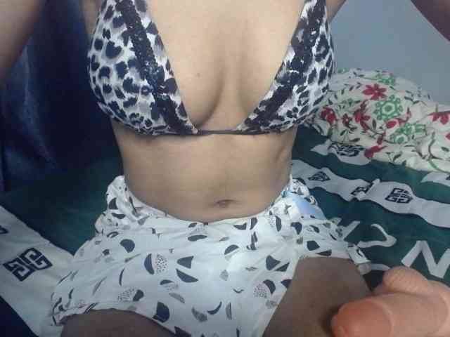 Modelo: Plumnjuicy