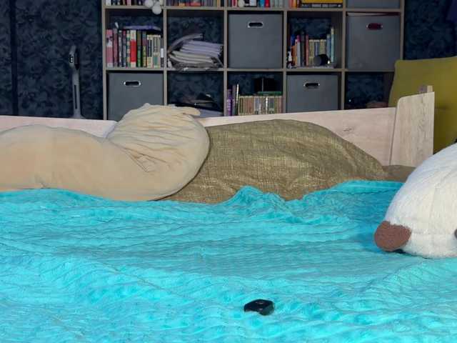 charmingaura1 live cam on BongaCams