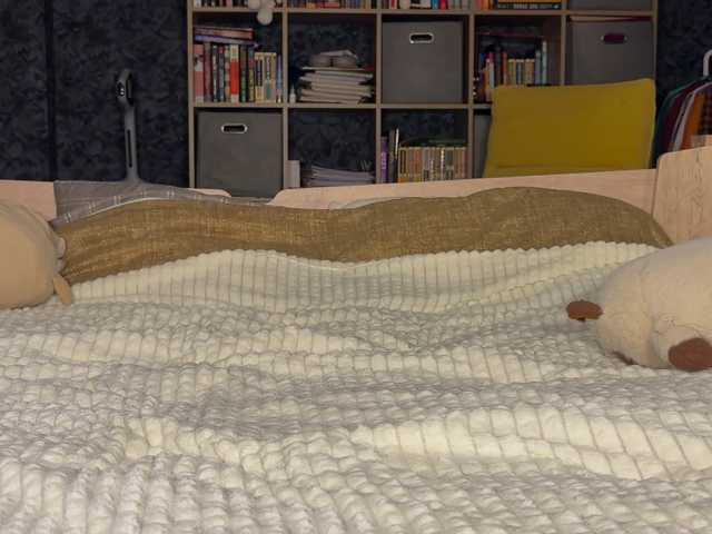 charmingaura1 live cam on BongaCams