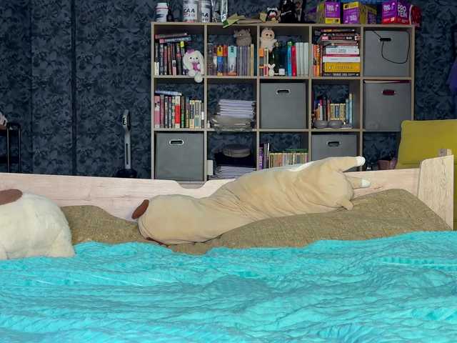 charmingaura1 live cam on BongaCams
