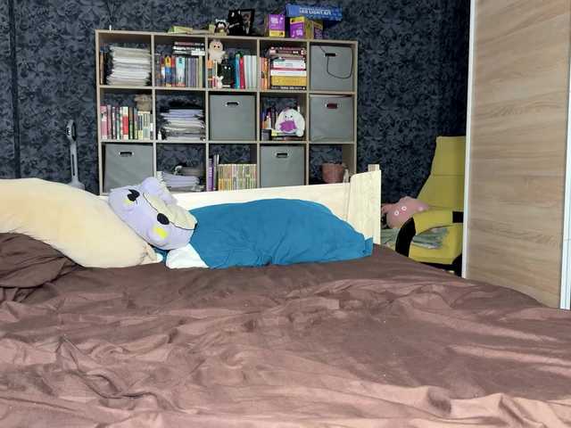 charmingaura1 live cam on BongaCams
