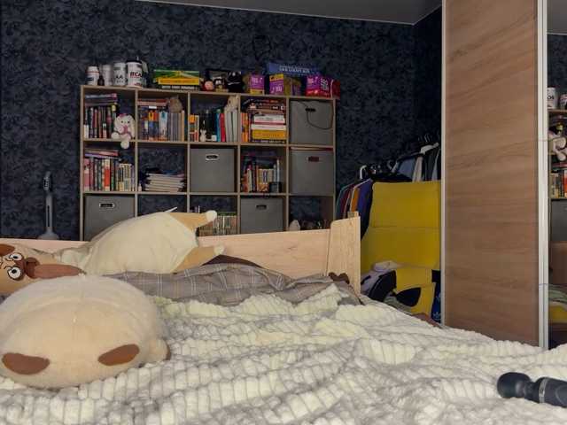 charmingaura1 live cam on BongaCams