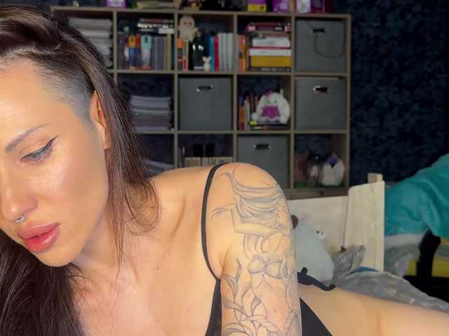 charmingaura1's BongaCams show and profile