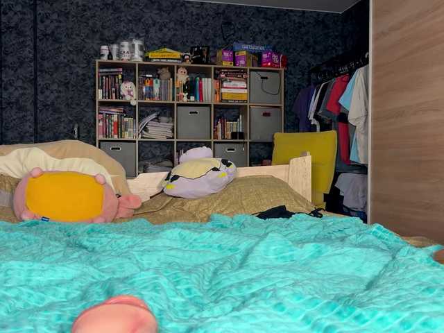 charmingaura1 live cam on BongaCams