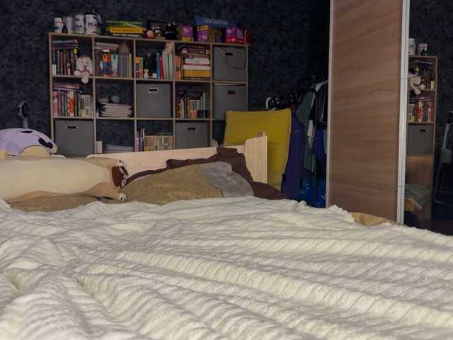 charmingaura1 live cam on BongaCams