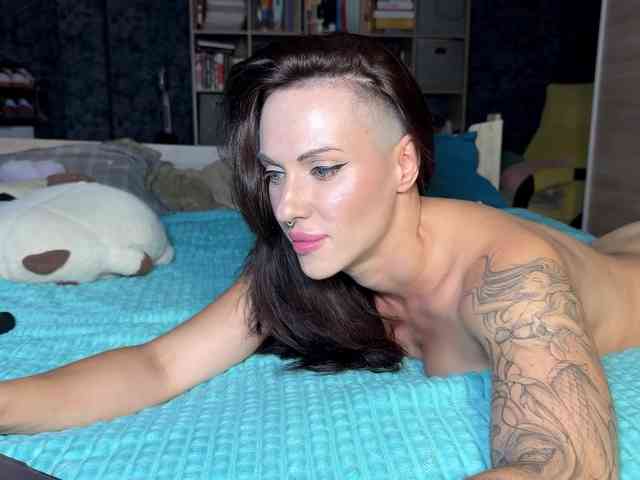 charmingaura1 webcam