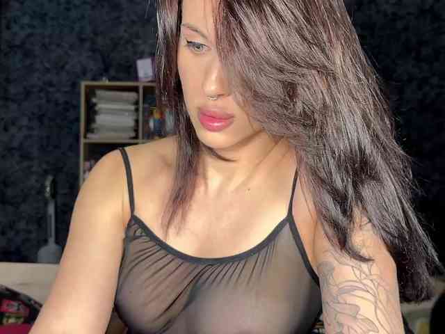 charmingaura1 webcam