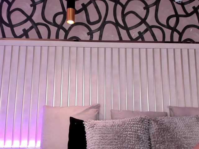 SarahYessica live cam preview