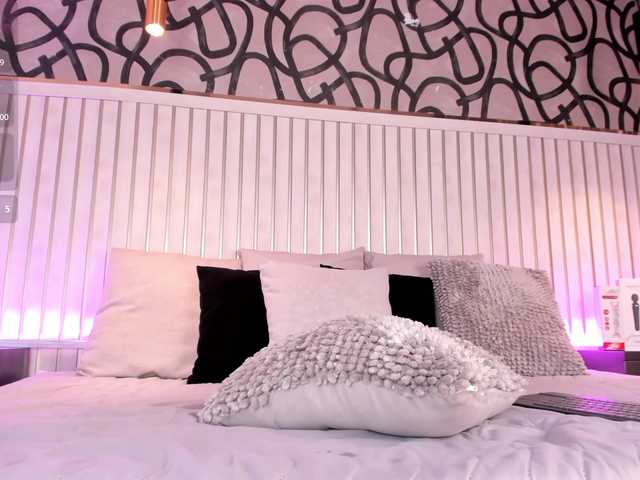 SarahYessica live cam on BongaCams