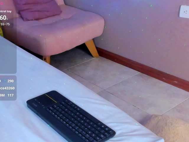 SarahYessica live cam on BongaCams