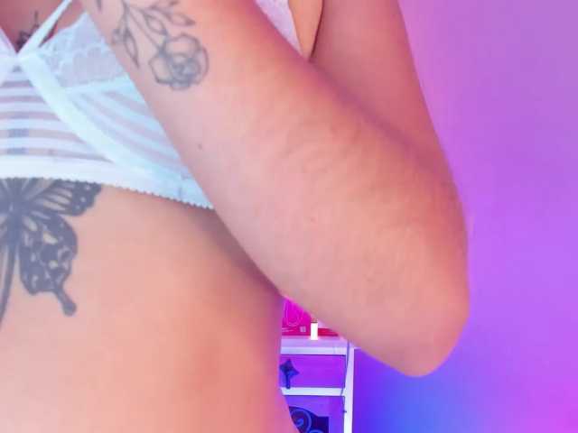 SarahYessica live cam on BongaCams