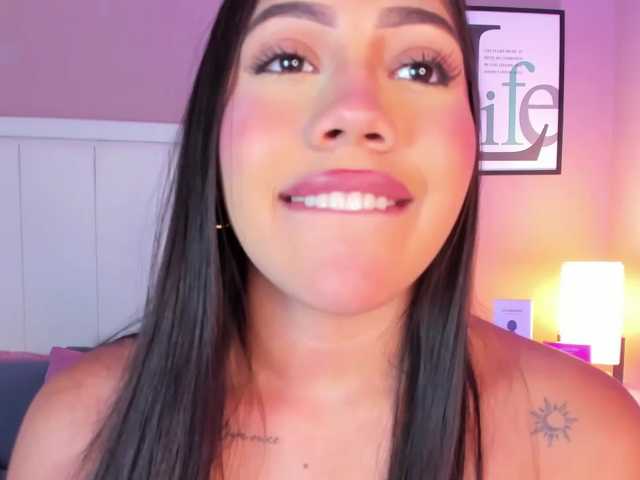 SarahYessica live cam on BongaCams