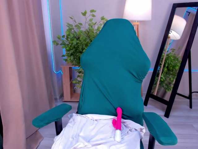 Jane-Broks live webcam show
