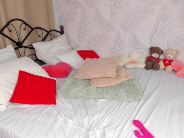 Jane-Broks's BongaCams show and profile