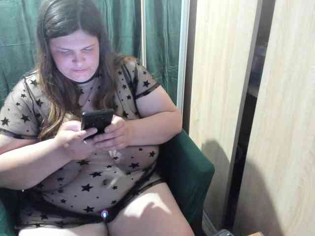 Ionysexylips69 webcam