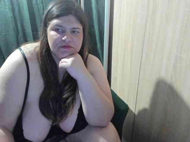 Ionysexylips69 webcam
