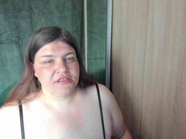 Ionysexylips69 webcam