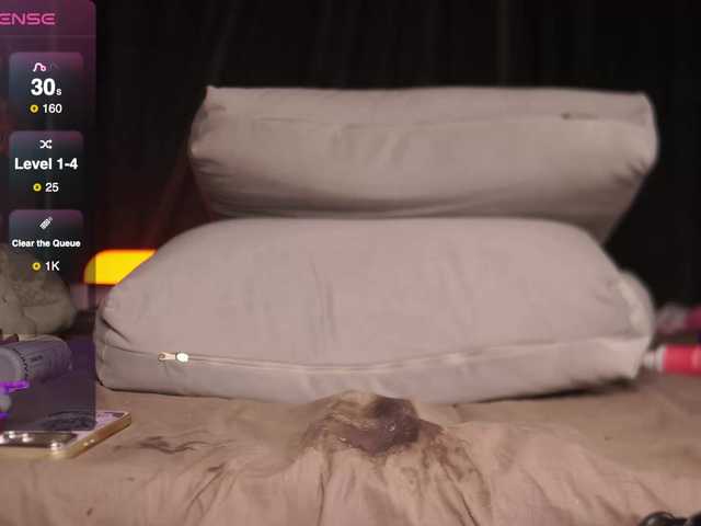 fluffiebaby live cam on BongaCams
