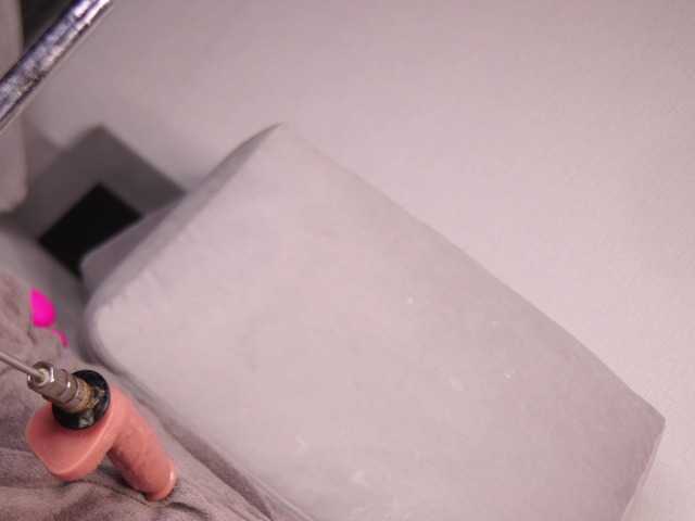 fluffiebaby live cam on BongaCams