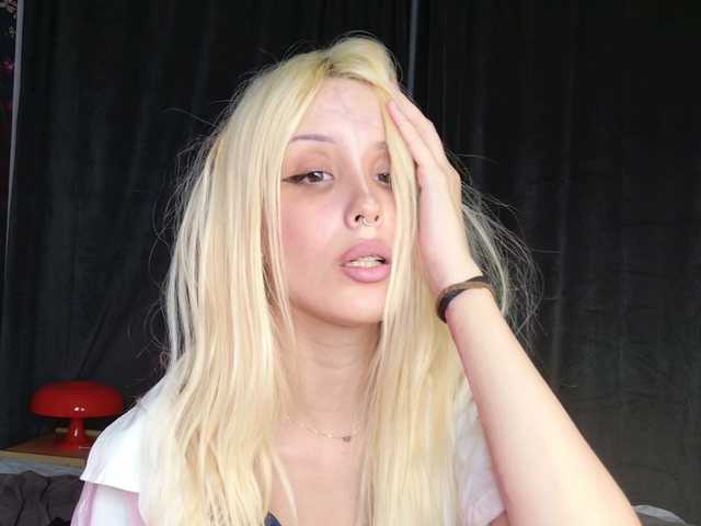 fluffiebaby live cam on BongaCams