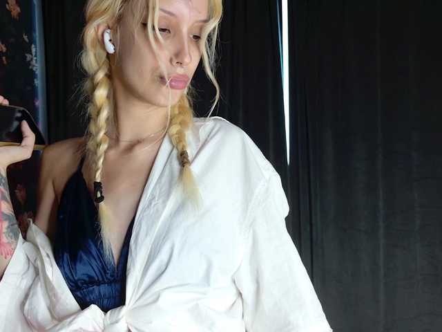 fluffiebaby live cam on BongaCams