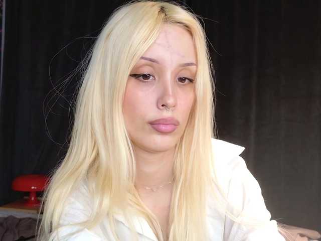 fluffiebaby live cam on BongaCams
