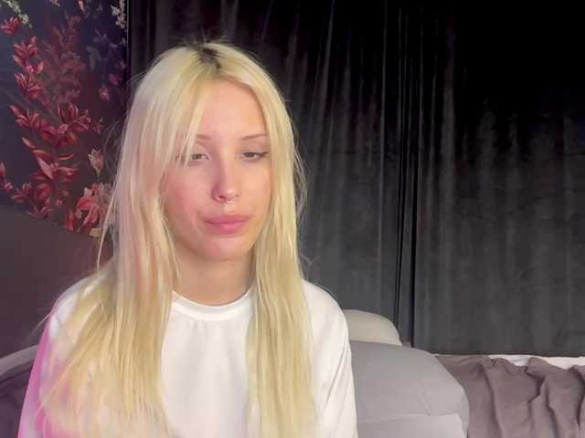 fluffiebaby live cam on BongaCams
