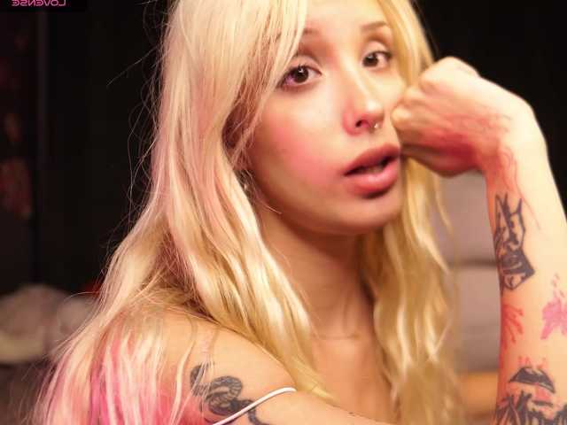 fluffiebaby live cam on BongaCams