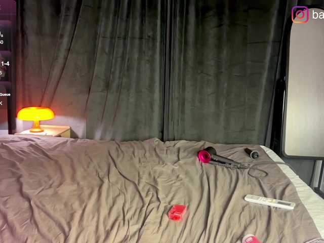fluffiebaby live cam on BongaCams