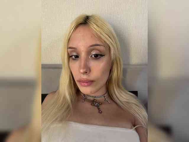 fluffiebaby — Female live cam