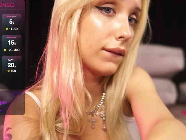 fluffiebaby Live Webcam on BongaCams