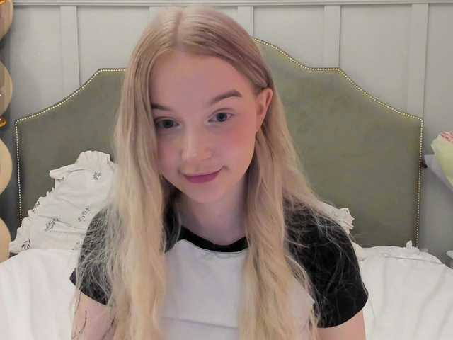 MeowMia's BongaCams show and profile