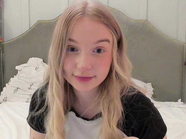 MeowMia's BongaCams profile