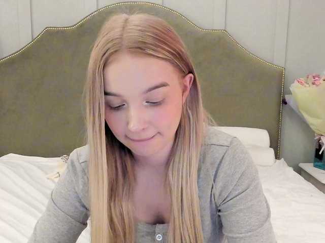 MeowMia's BongaCams show and profile