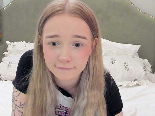 MeowMia's BongaCams show and profile