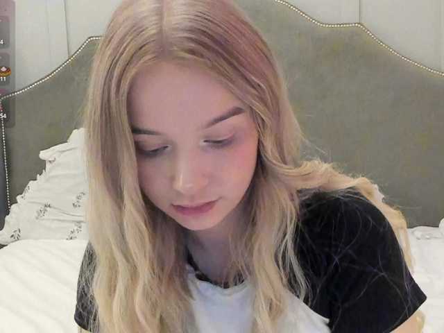 MeowMia's BongaCams show and profile