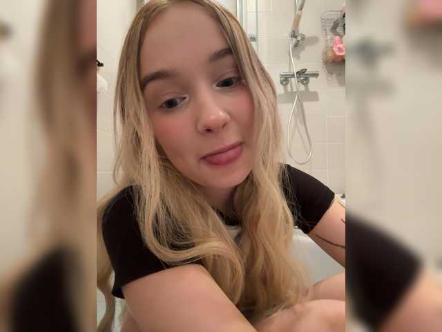 MeowMia's BongaCams show and profile